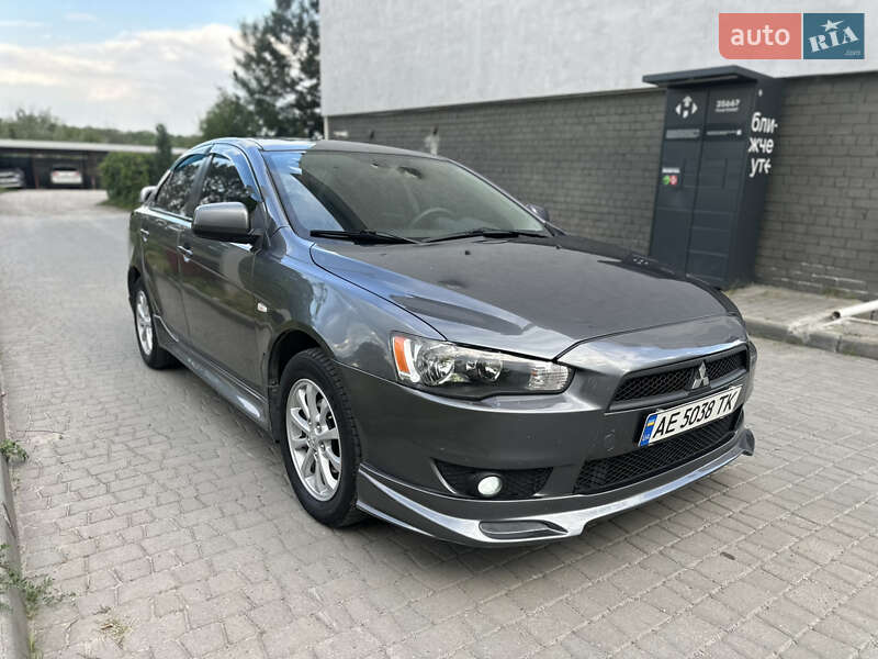 Mitsubishi Lancer (2011)