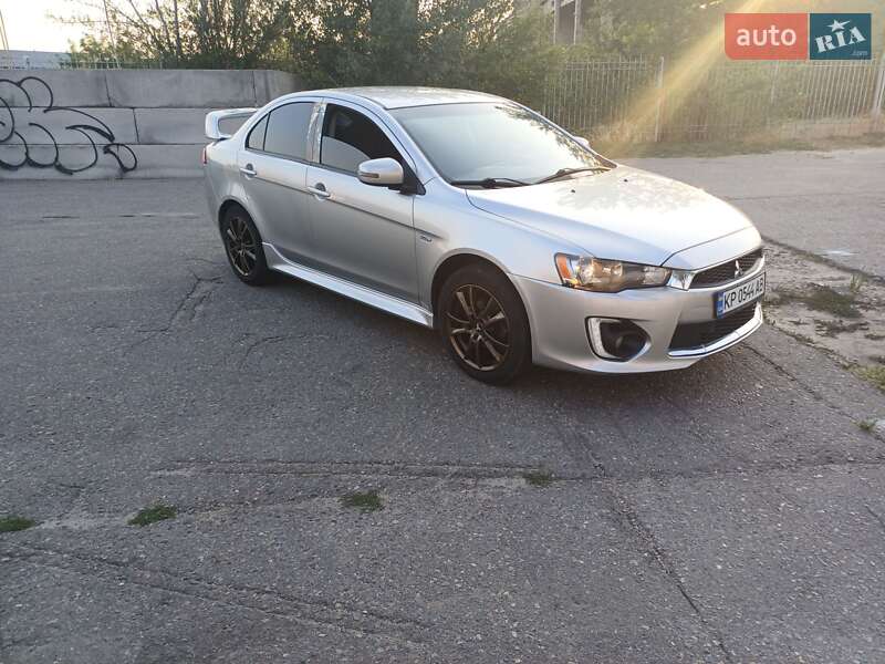 Mitsubishi Lancer (2016)