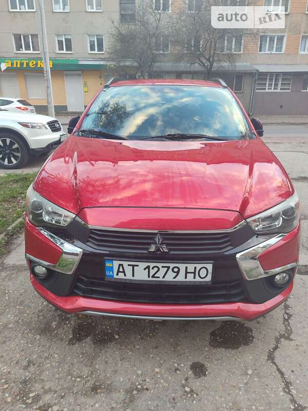Mitsubishi Outlander sport (2016)