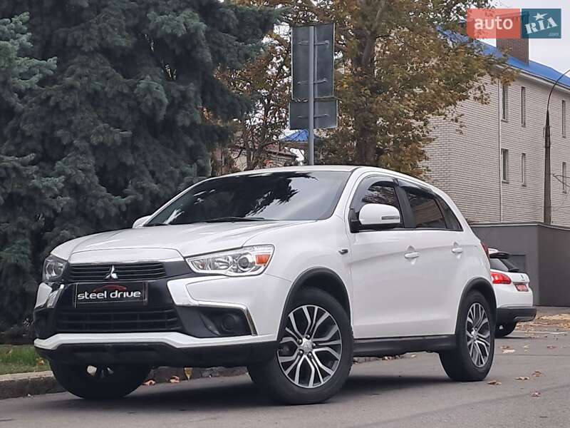 Mitsubishi Outlander sport (2016)