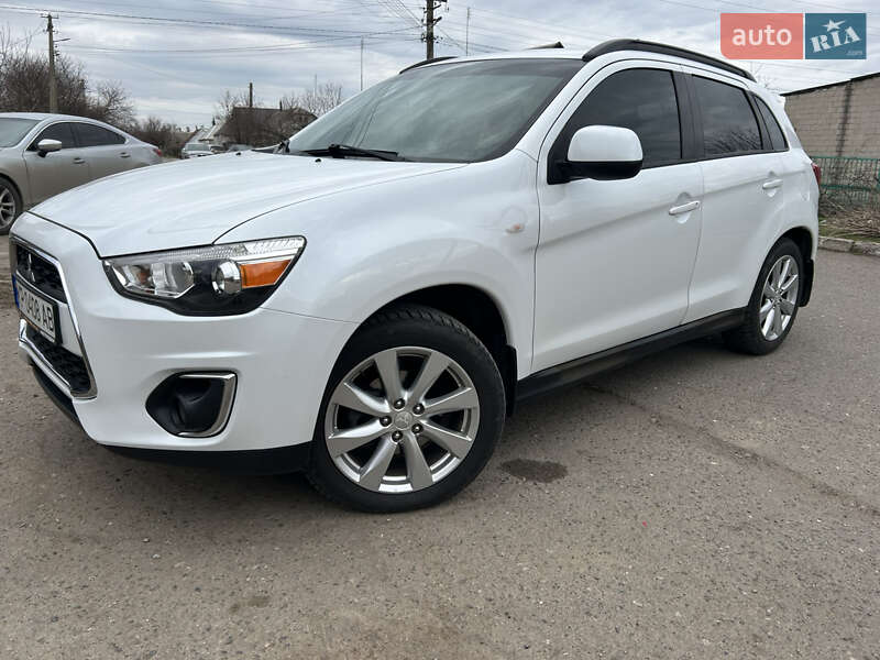 Mitsubishi Outlander sport (2015)