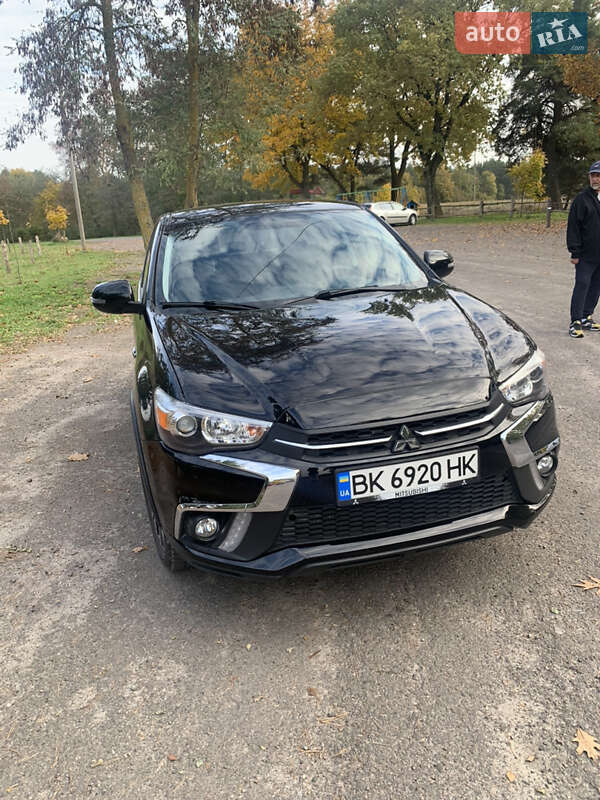 Mitsubishi Outlander sport (2018)