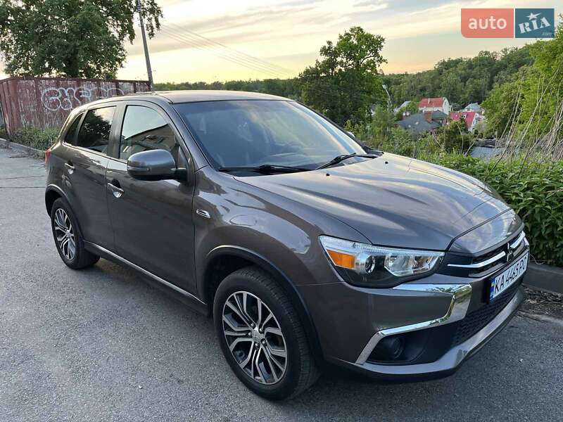 Mitsubishi Outlander sport (2019)
