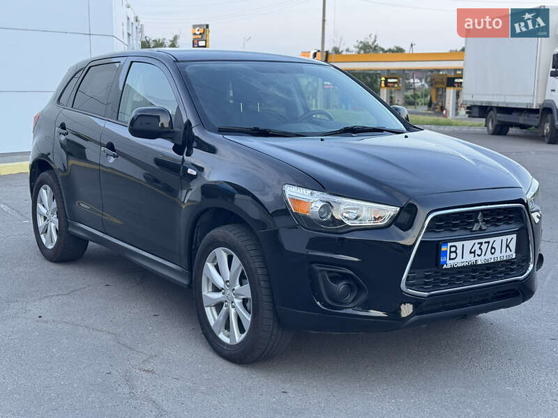 Mitsubishi Outlander sport (2015)