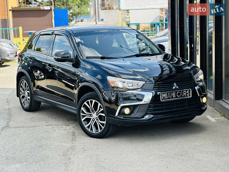 Mitsubishi Outlander sport (2016)