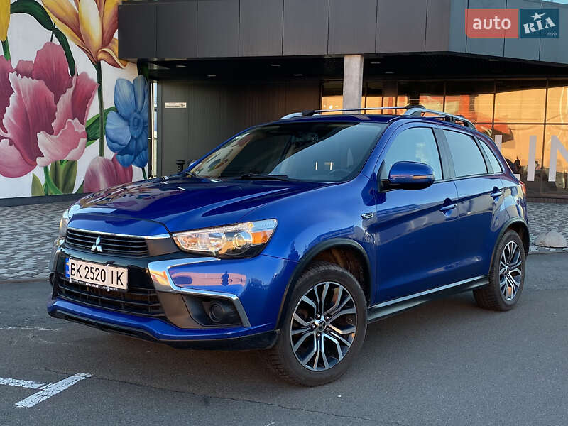 Mitsubishi Outlander sport (2016)