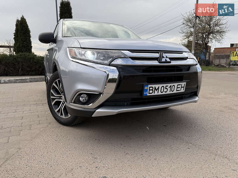 Mitsubishi Outlander (2015)