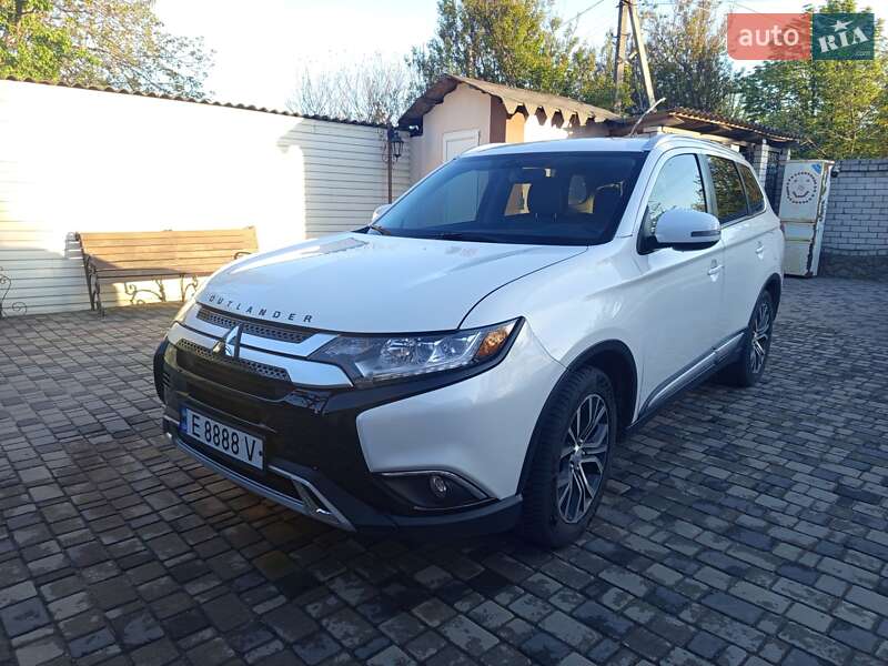Mitsubishi Outlander (2018)