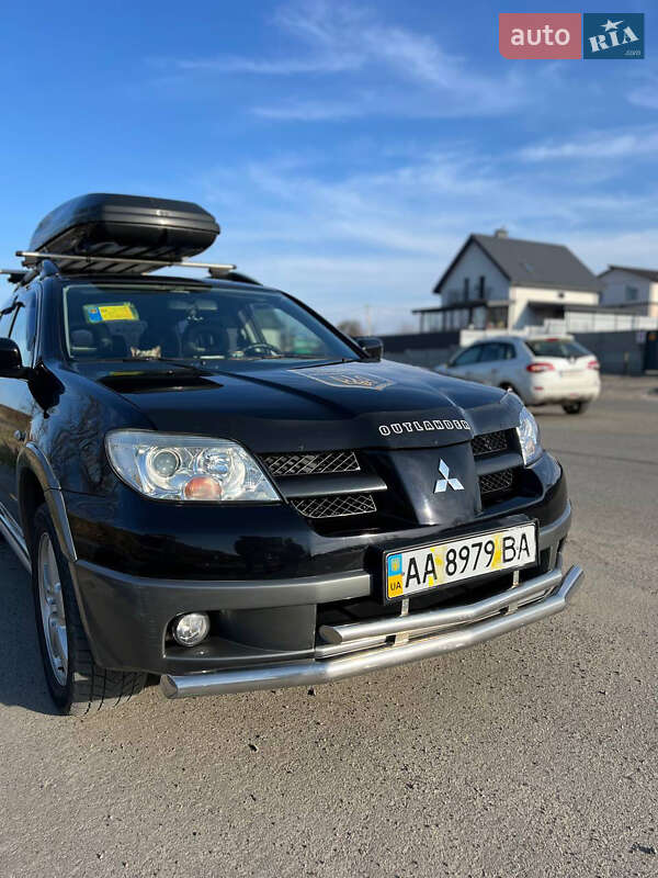 Mitsubishi Outlander (2005)