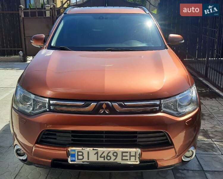 Mitsubishi Outlander (2012)