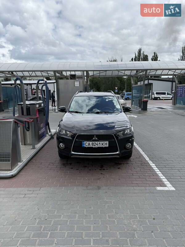 Mitsubishi Outlander (2012)