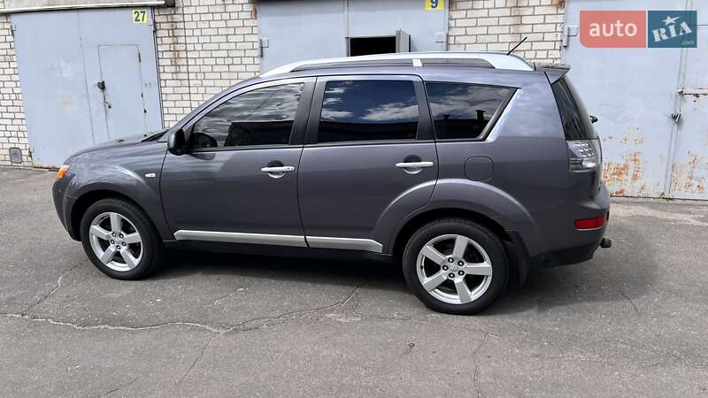Mitsubishi Outlander (2008)