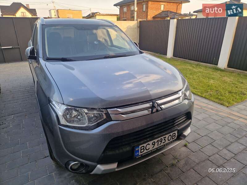 Mitsubishi Outlander (2014)