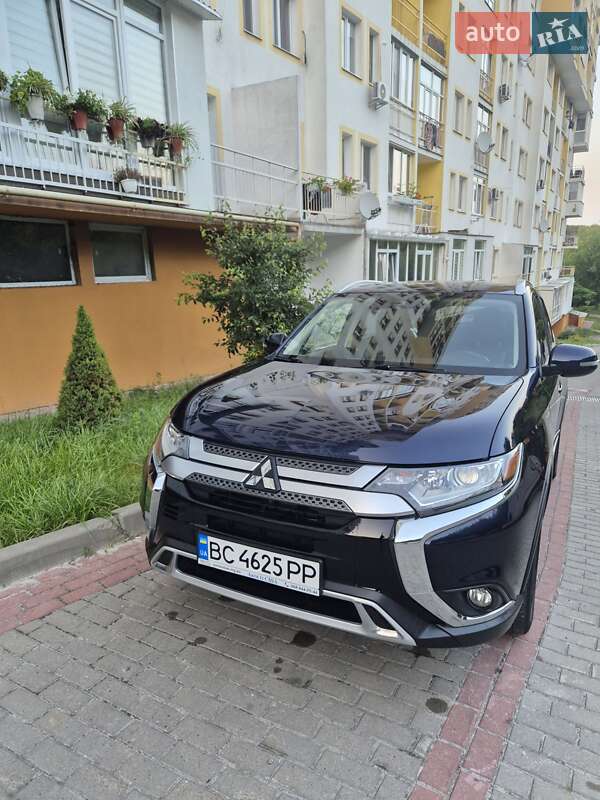 Mitsubishi Outlander (2019)
