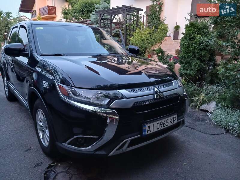 Mitsubishi Outlander (2019)