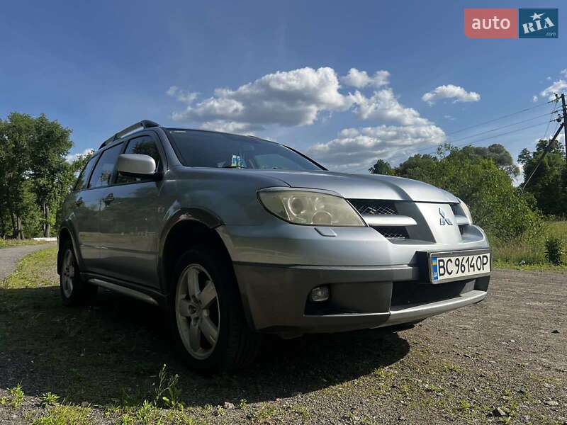 Mitsubishi Outlander (2005)