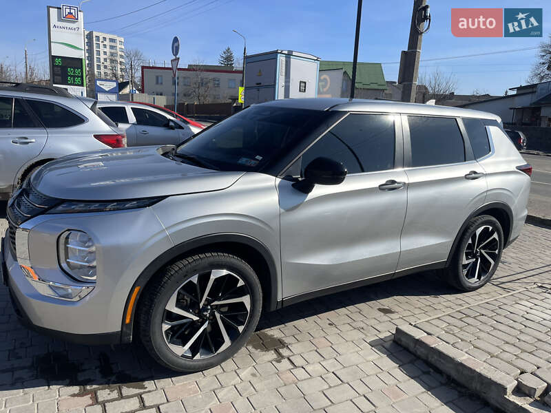 Mitsubishi Outlander (2021)