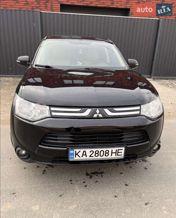 Mitsubishi Outlander (2013)