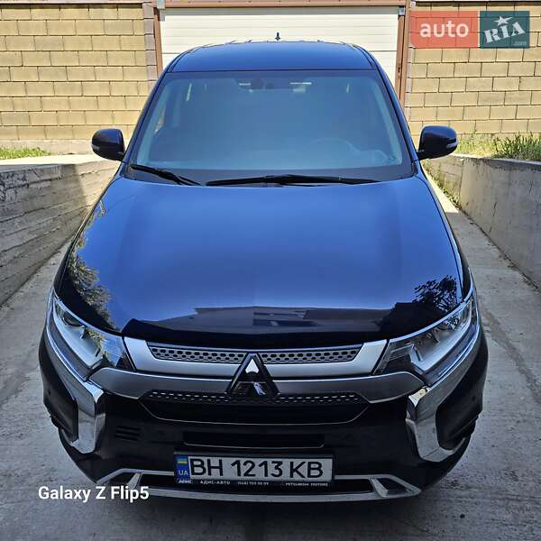 Mitsubishi Outlander (2019)
