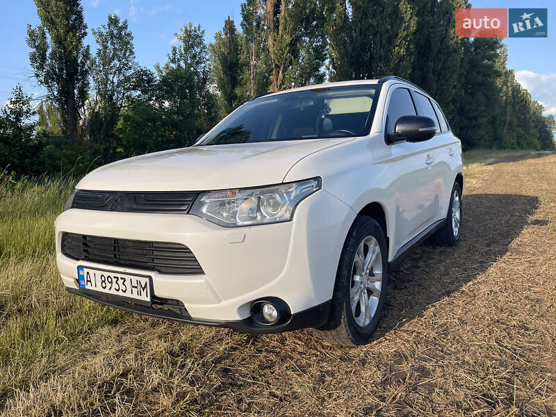 Mitsubishi Outlander (2013)
