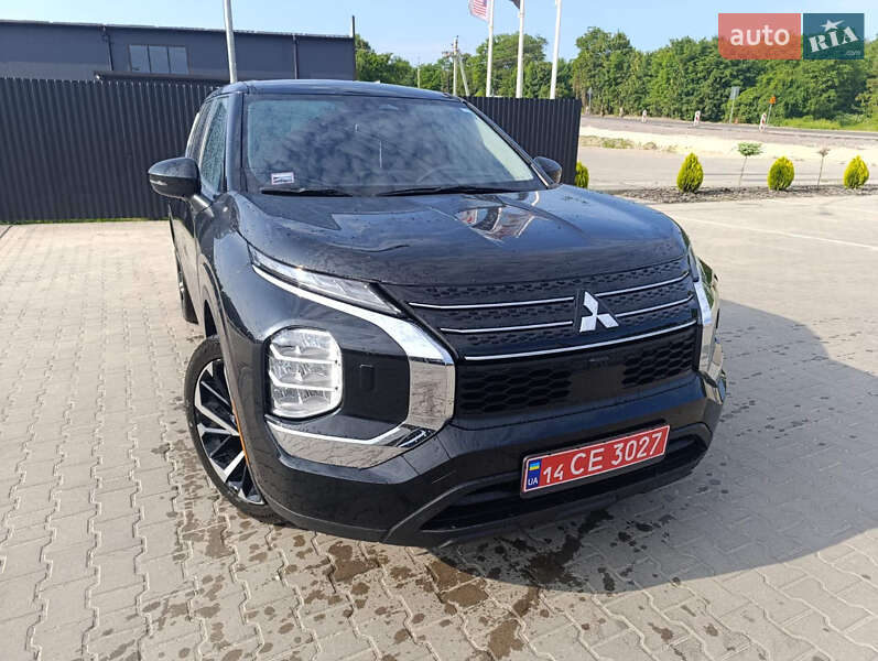 Mitsubishi Outlander (2021)