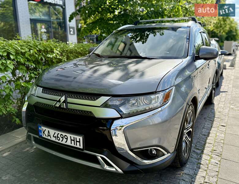 Mitsubishi Outlander (2017)