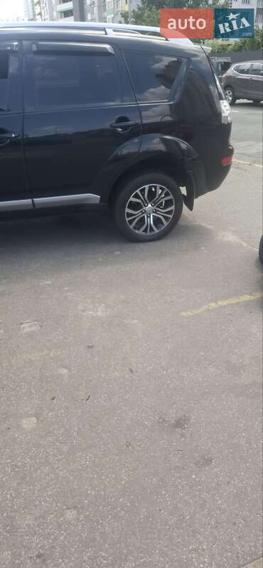 Mitsubishi Outlander (2008)