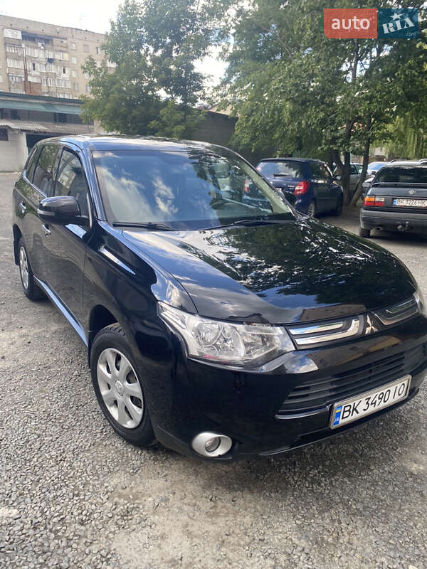 Mitsubishi Outlander (2013)