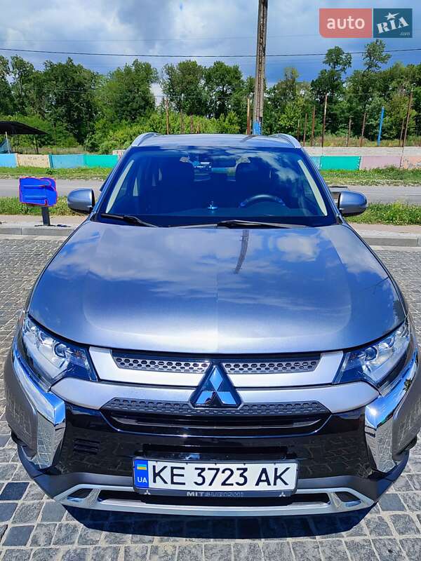 Mitsubishi Outlander (2014)