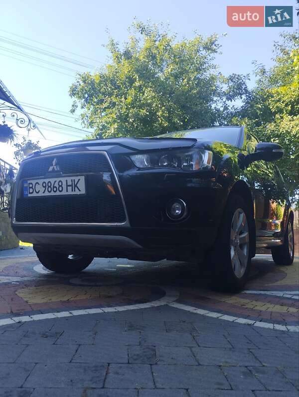 Mitsubishi Outlander (2010)