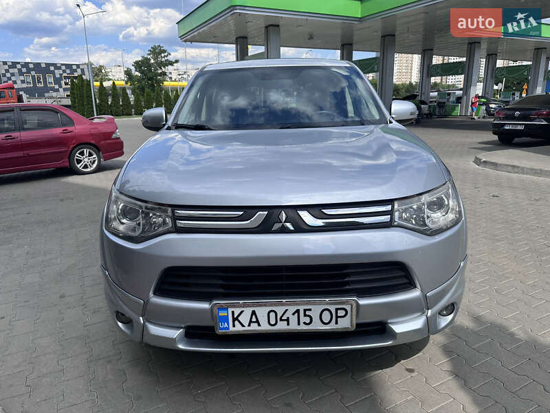 Mitsubishi Outlander (2013)