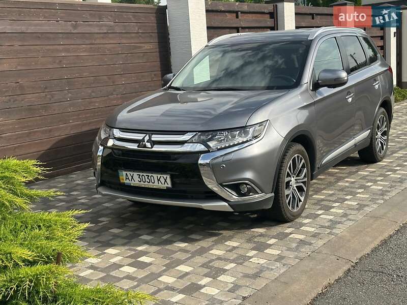Mitsubishi Outlander (2017)