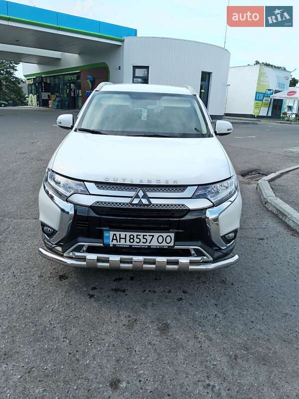 Mitsubishi Outlander (2021)
