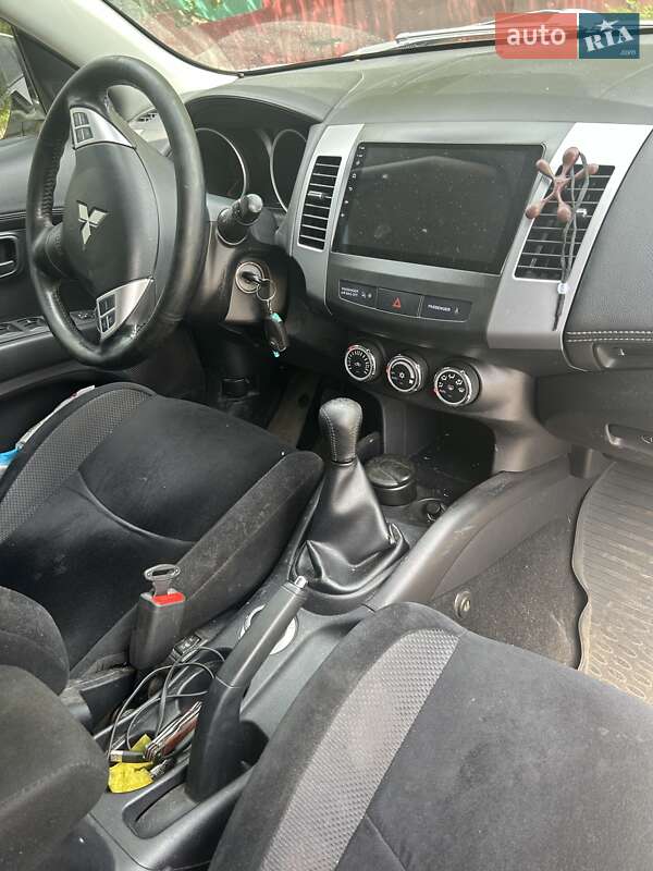Mitsubishi Outlander (2010)
