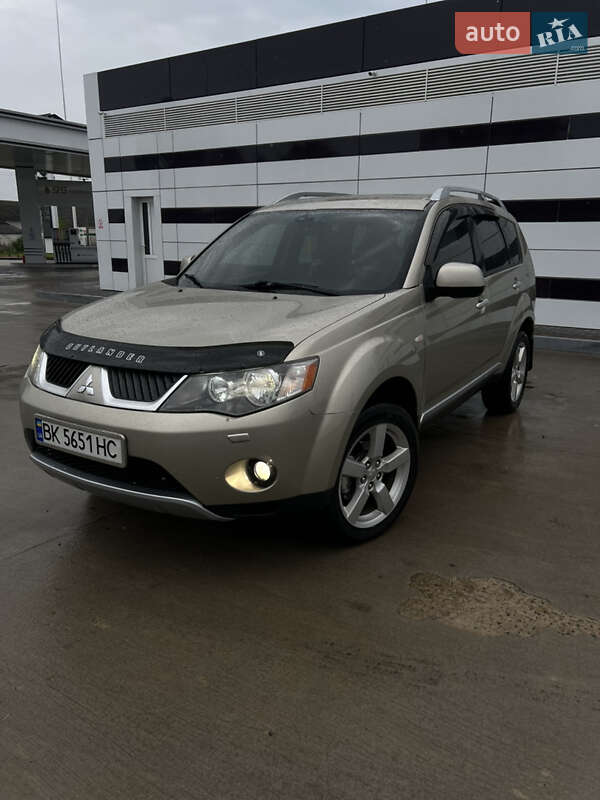Mitsubishi Outlander (2008)
