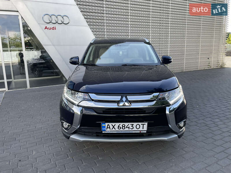 Mitsubishi Outlander (2017)