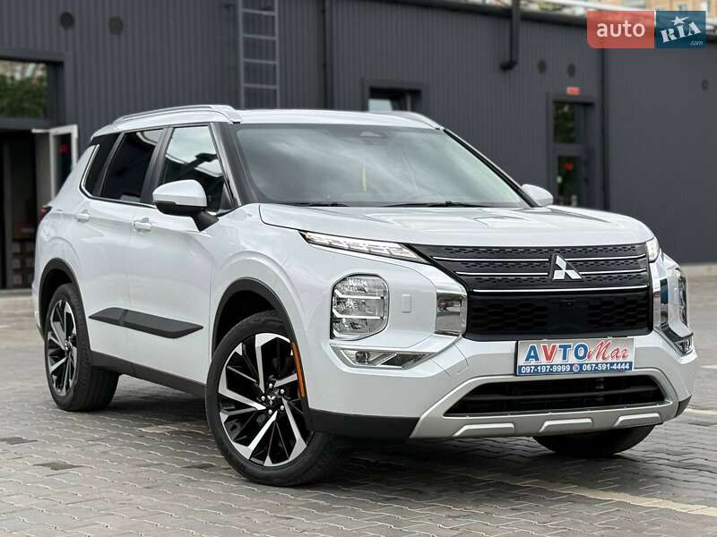 Mitsubishi Outlander (2022)