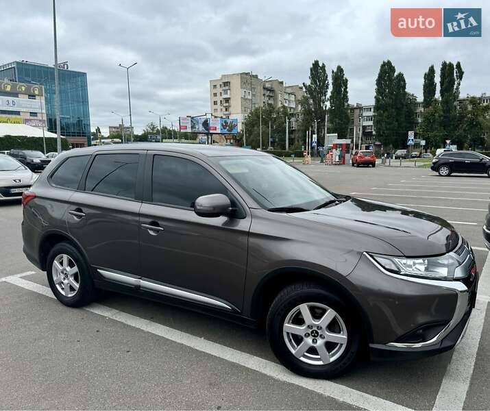 Mitsubishi Outlander (2021)