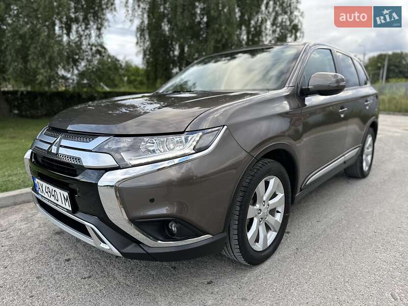 Mitsubishi Outlander (2019)