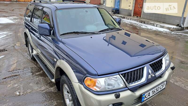 Mitsubishi Pajero sport (2005)