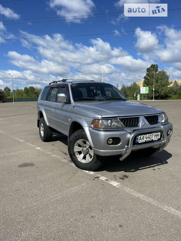 Mitsubishi Pajero sport (2007)