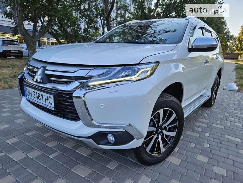 Mitsubishi Pajero sport (2016)
