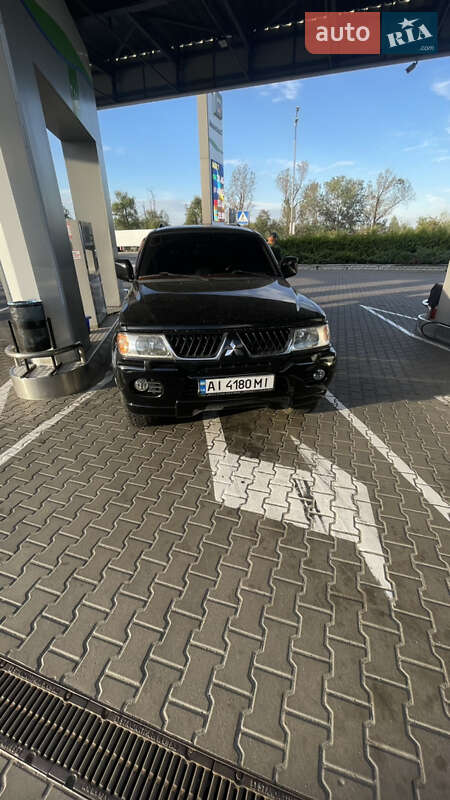 Mitsubishi Pajero sport (2005)