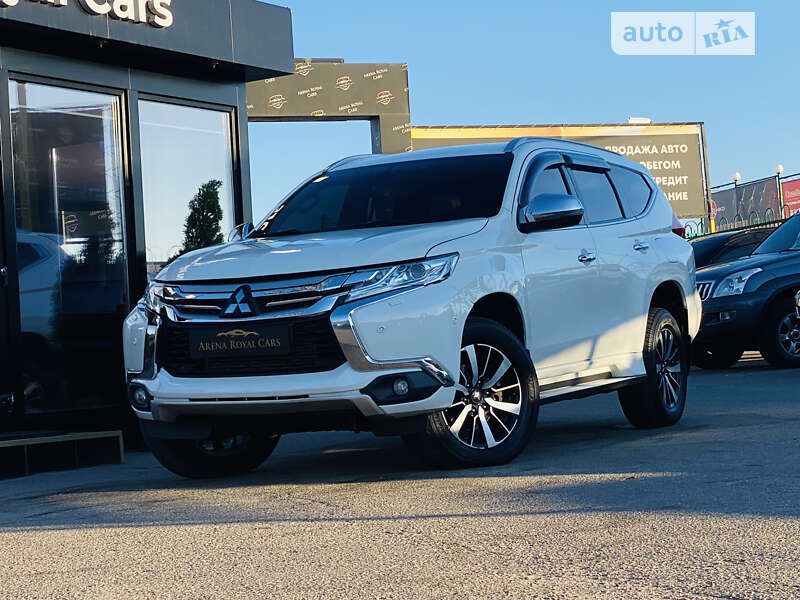 Mitsubishi Pajero sport (2016)