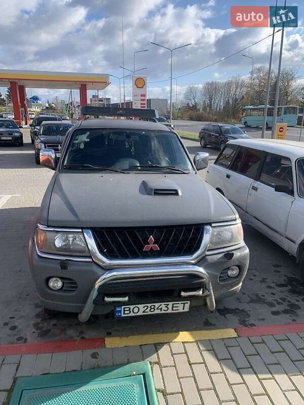 Mitsubishi Pajero sport (2002)
