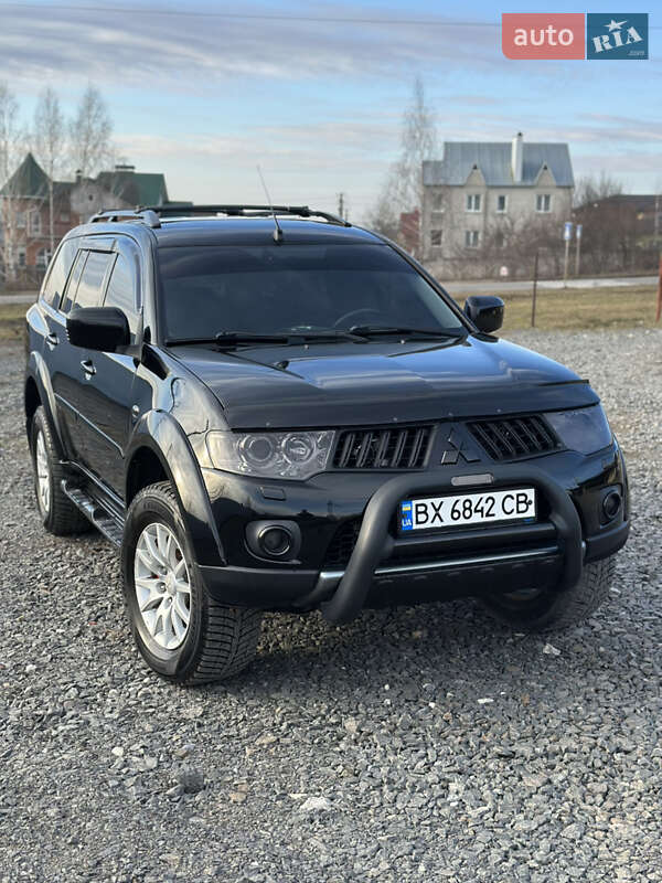 Mitsubishi Pajero sport (2012)