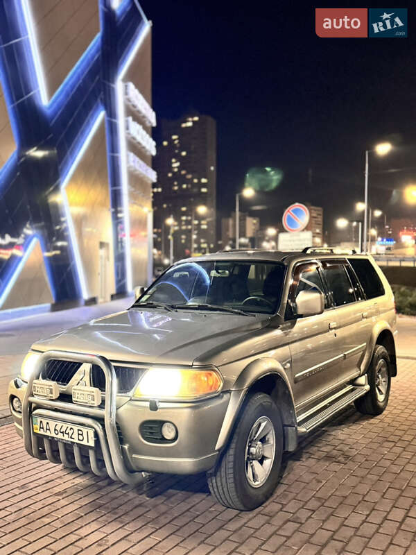 Mitsubishi Pajero sport (2006)