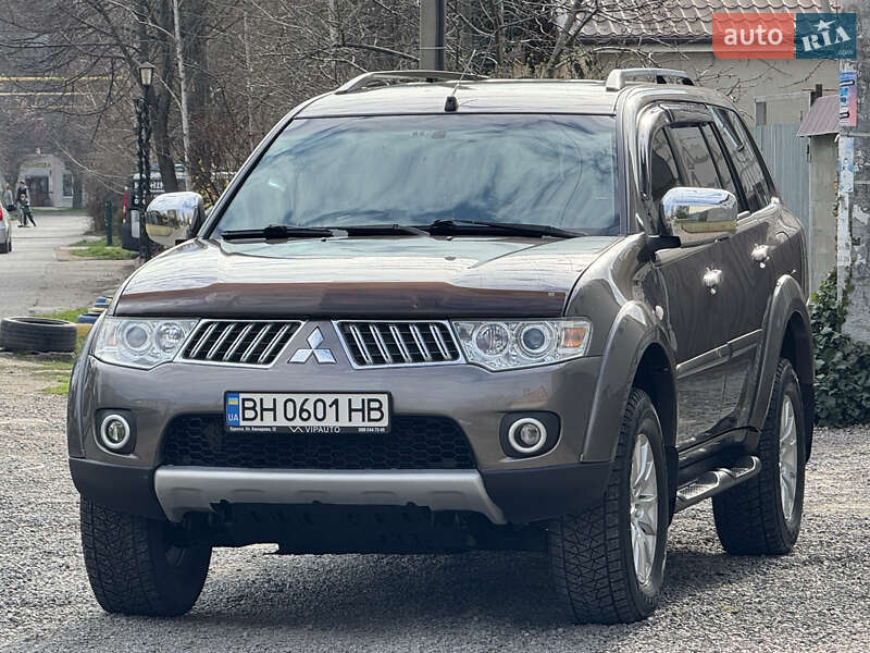 Mitsubishi Pajero sport (2012)