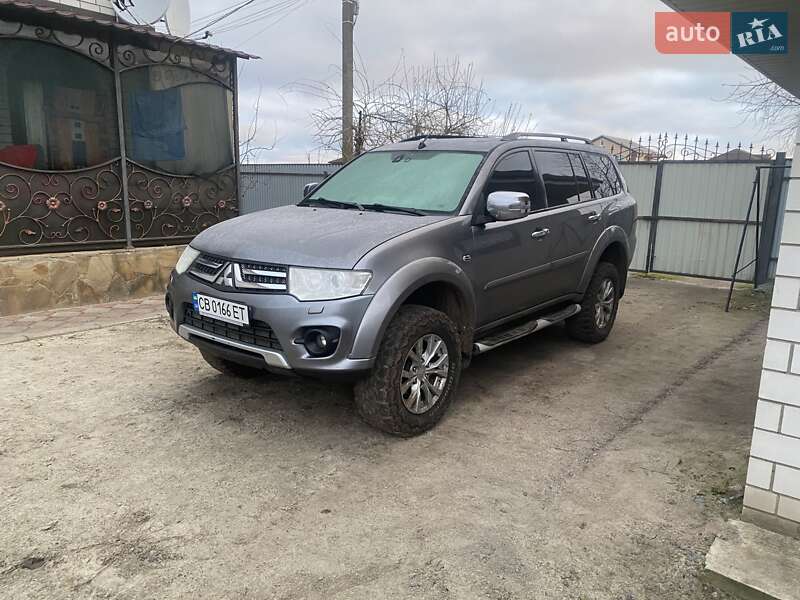 Mitsubishi Pajero sport (2014)