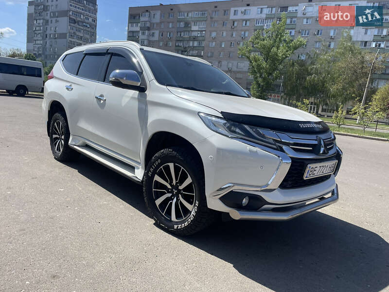 Mitsubishi Pajero sport (2016)